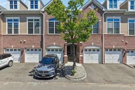 102 Abbie Court Guttenberg NJ 07093