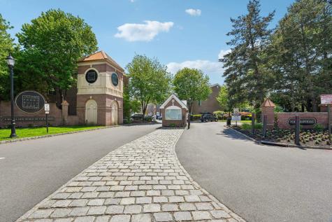 102 Abbie Court Guttenberg NJ 07093