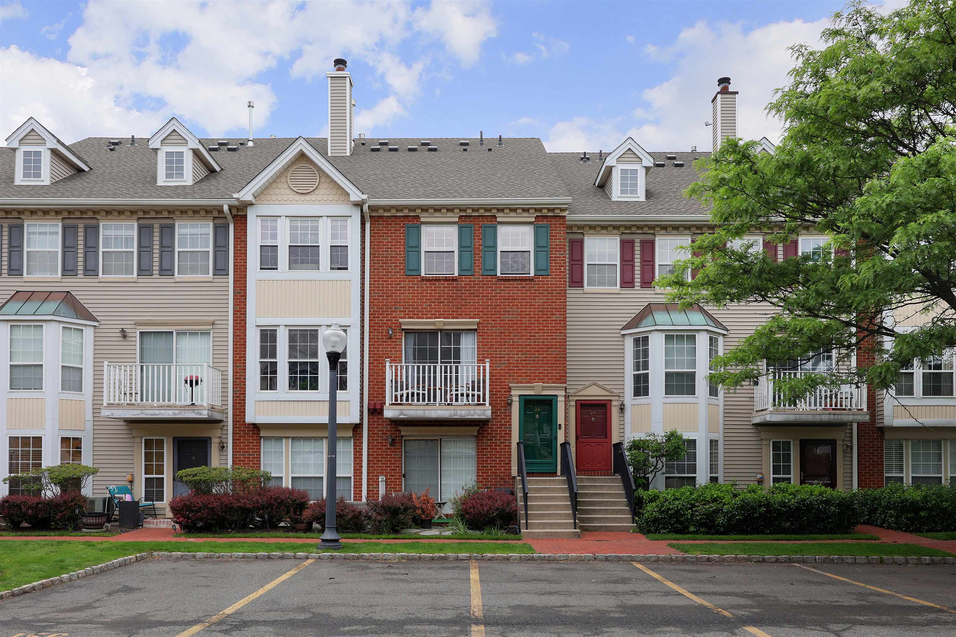 33 Dogwood Street Jersey City NJ 07305