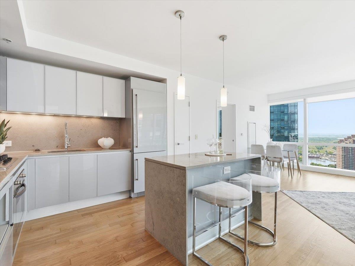 77 Hudson Street Jersey City NJ 07302