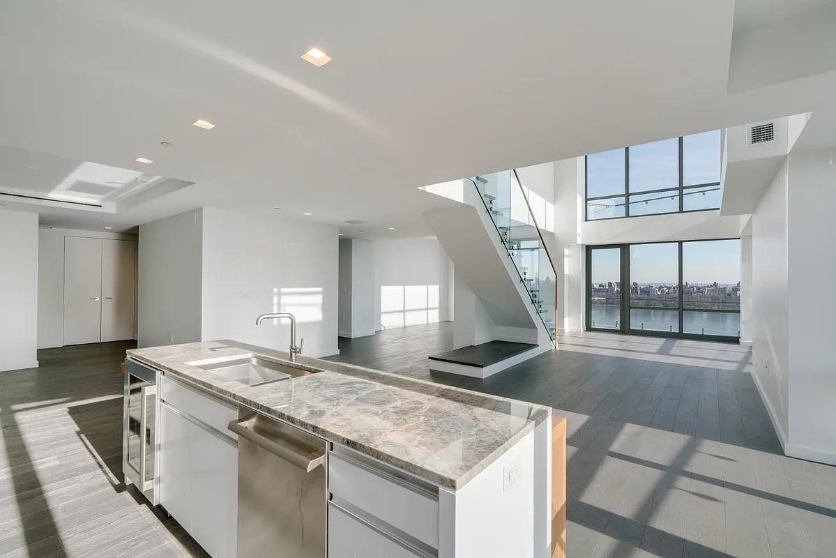 320 Adolphus Avenue Cliffside Park NJ 07010