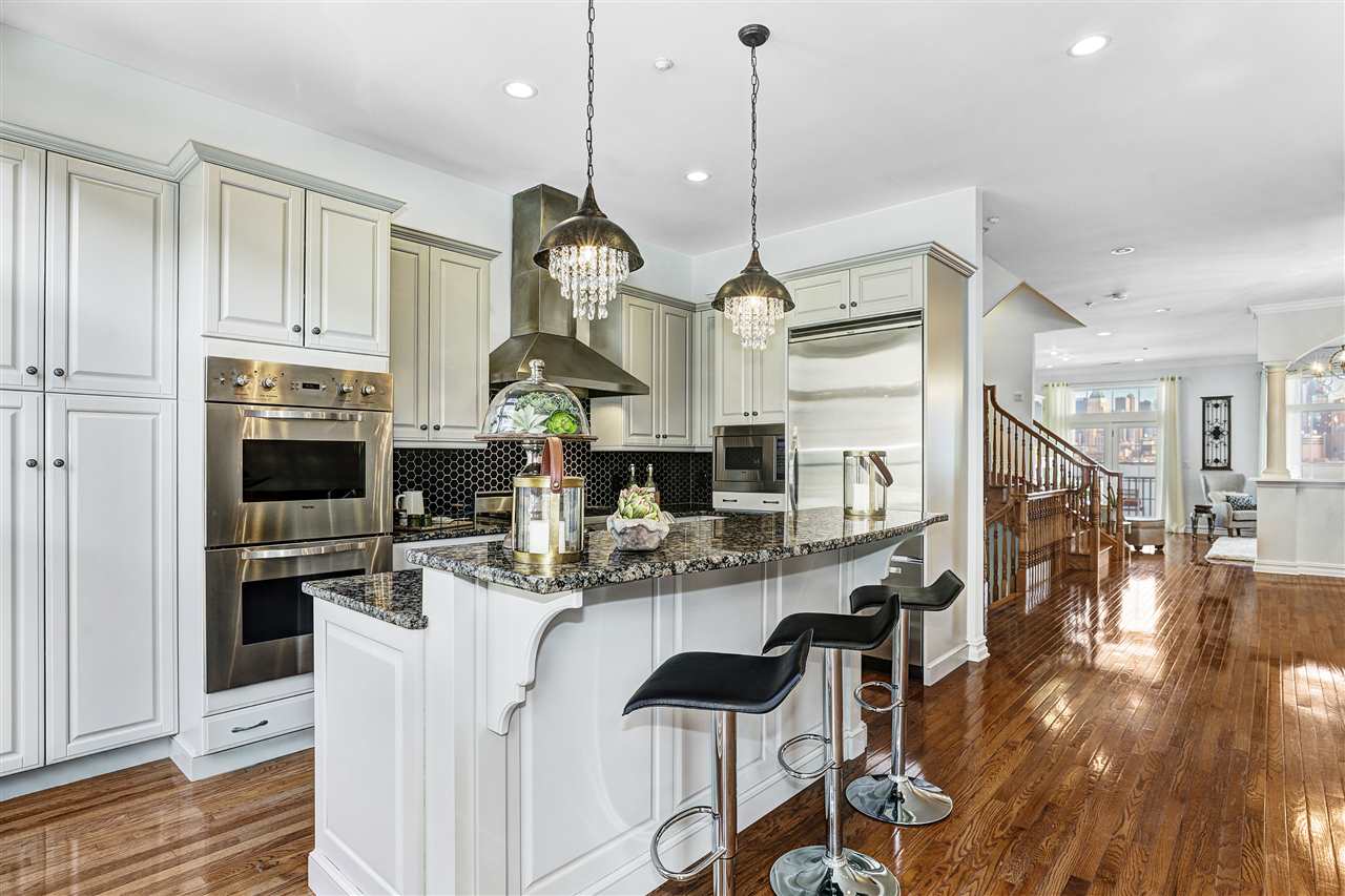 10 Regency Place Weehawken NJ 07086
