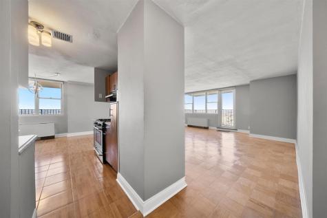 6040 Boulevard East West New York NJ 07093