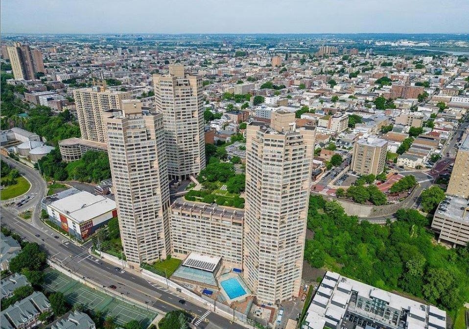 7004 Boulevard East Guttenberg NJ 07093