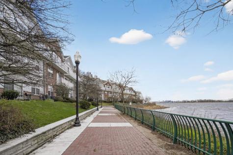 92 Lyon Court Jersey City NJ 07305