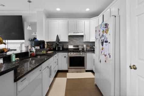 92 Lyon Court Jersey City NJ 07305