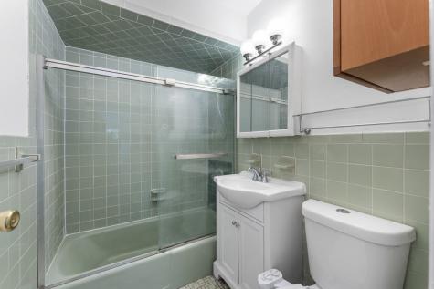 7117 Park Avenue North Bergen NJ 07047