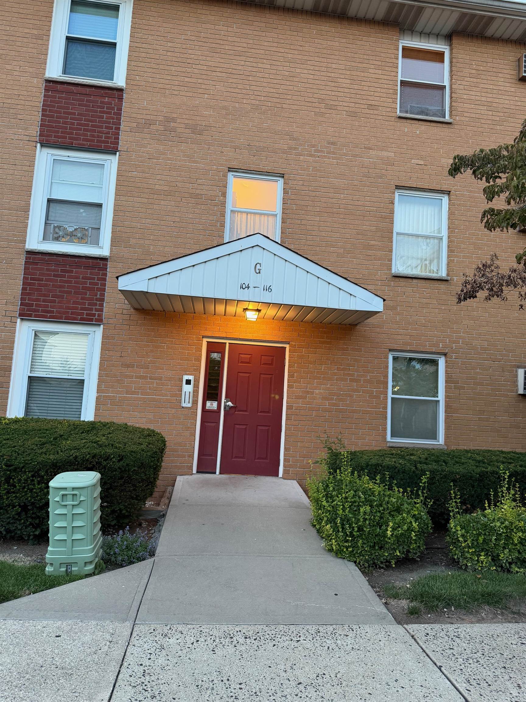 114 Riverview Court Secaucus NJ 07094