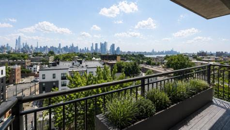 3312 Hudson Avenue Union City NJ 07087-6019