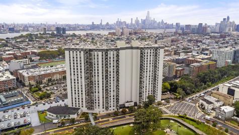 100 Manhattan Avenue Union City NJ 07087