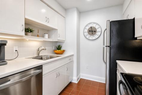 203 Shearwater Court West Jersey City NJ 07305