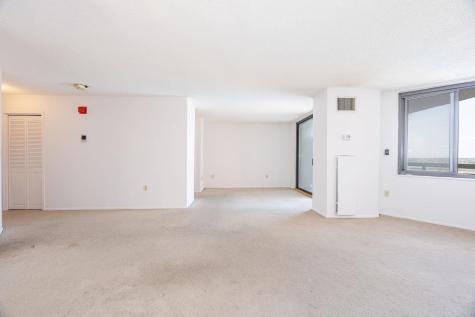 418 Harmon Cove Tower Secaucus NJ 07094