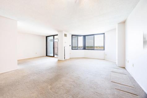 418 Harmon Cove Tower Secaucus NJ 07094