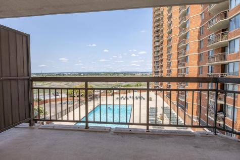 418 Harmon Cove Tower Secaucus NJ 07094