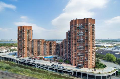 418 Harmon Cove Tower Secaucus NJ 07094