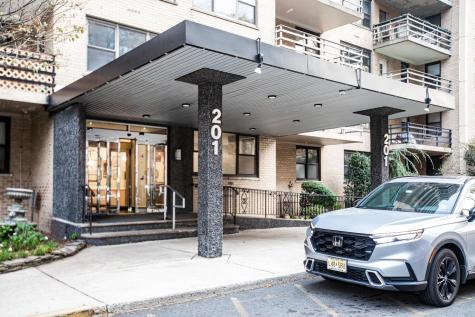 201 Street Pauls Avenue Jersey City NJ 07306