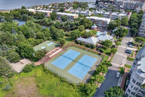 201 Shearwater Court West Jersey City NJ 07305