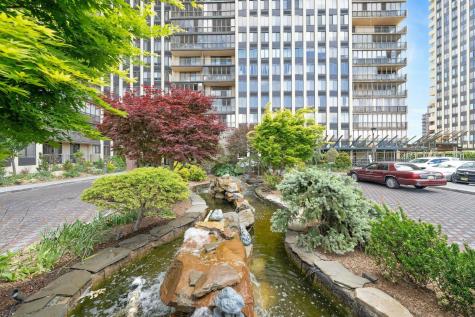300 Winston Drive Cliffside Park NJ 07010