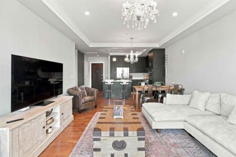 250 Henley Place Weehawken NJ 07086-1101