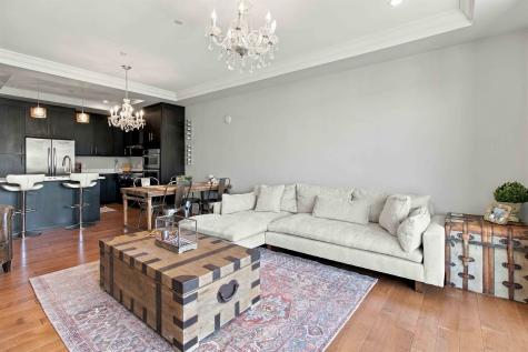 250 Henley Place Weehawken NJ 07086-1101