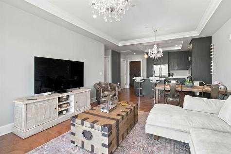 250 Henley Place Weehawken NJ 07086-1101