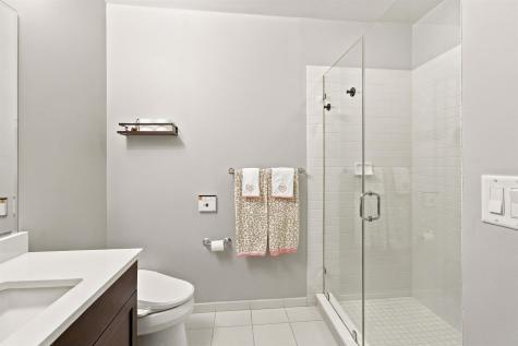250 Henley Place Weehawken NJ 07086-1101