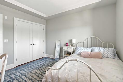 250 Henley Place Weehawken NJ 07086-1101