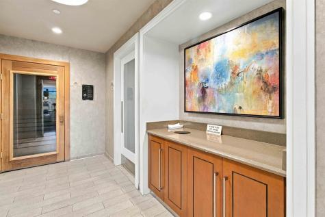 250 Henley Place Weehawken NJ 07086-1101