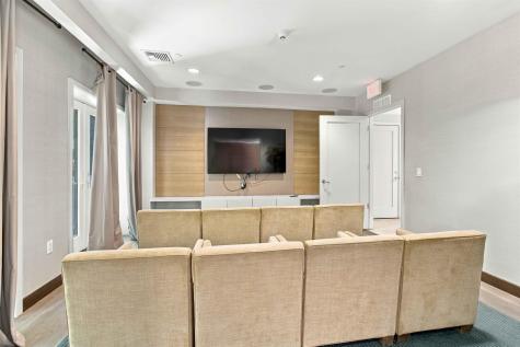 250 Henley Place Weehawken NJ 07086-1101