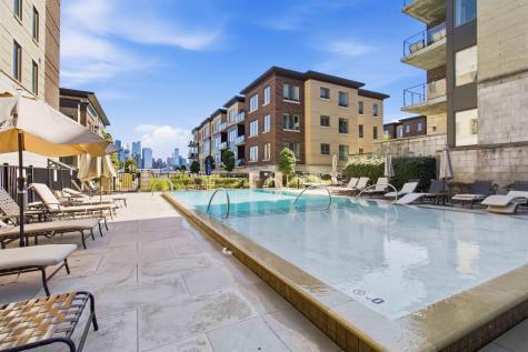 250 Henley Place Weehawken NJ 07086-1101