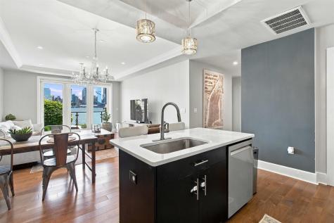 250 Henley Place Weehawken NJ 07086-1101