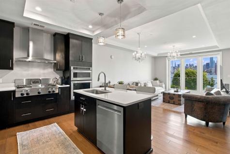 250 Henley Place Weehawken NJ 07086-1101