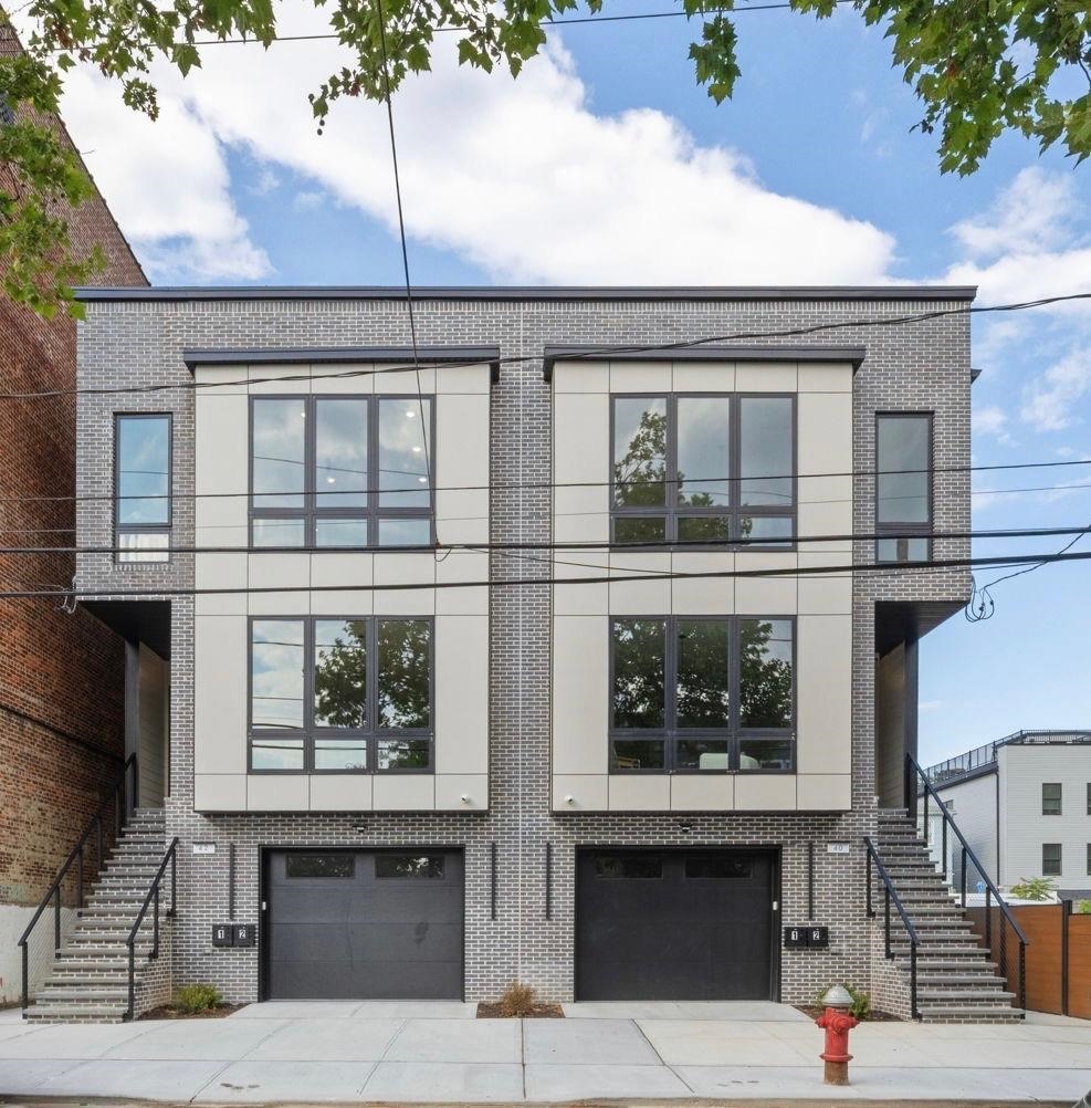 42 Waverly Street Jersey City NJ 07306