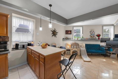 18 74th Street North Bergen NJ 07047