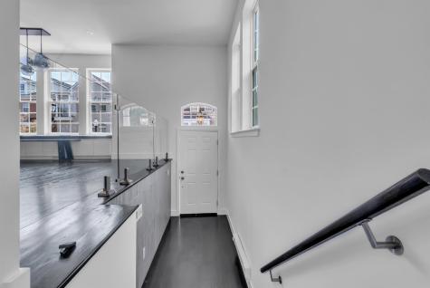 8 Creekside Court Secaucus NJ 07094