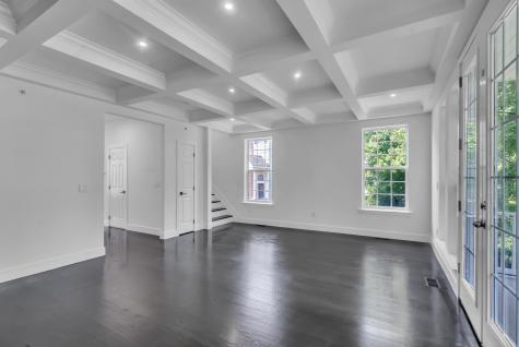 8 Creekside Court Secaucus NJ 07094