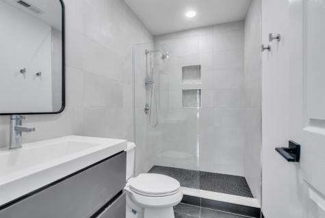 8 Creekside Court Secaucus NJ 07094