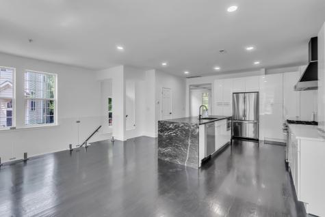 8 Creekside Court Secaucus NJ 07094