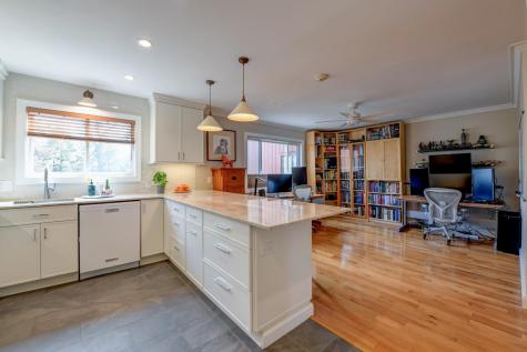 598 Sanderling Court Secaucus NJ 07094