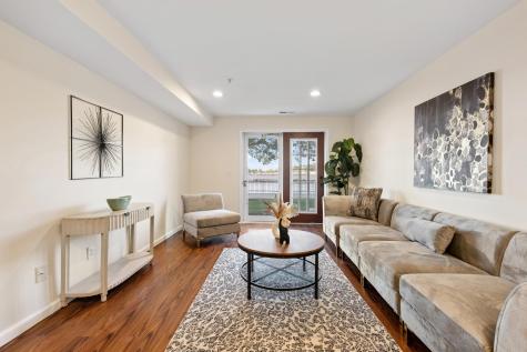 27 Bayside Drive Bayonne NJ 07002