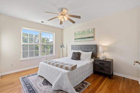27 Bayside Drive Bayonne NJ 07002