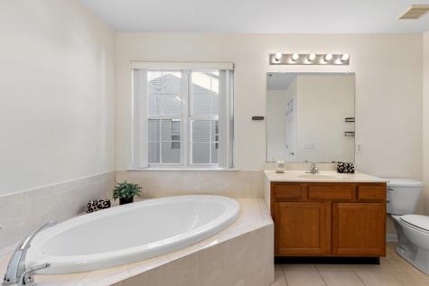 27 Bayside Drive Bayonne NJ 07002