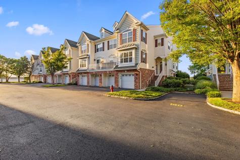 27 Bayside Drive Bayonne NJ 07002