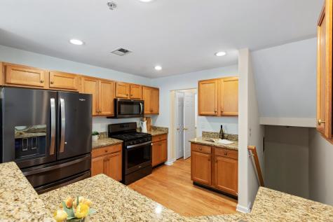 27 Bayside Drive Bayonne NJ 07002