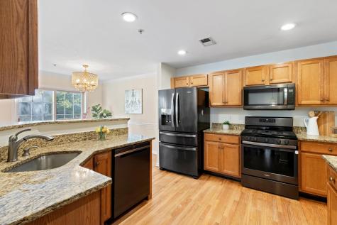 27 Bayside Drive Bayonne NJ 07002