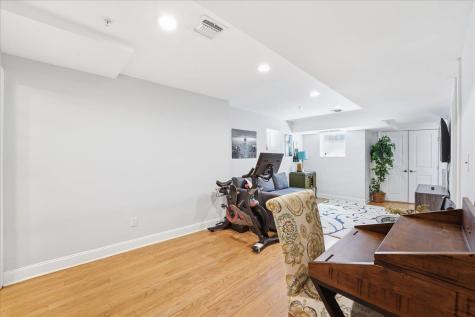 41 Bentley Avenue Jersey City NJ 07304