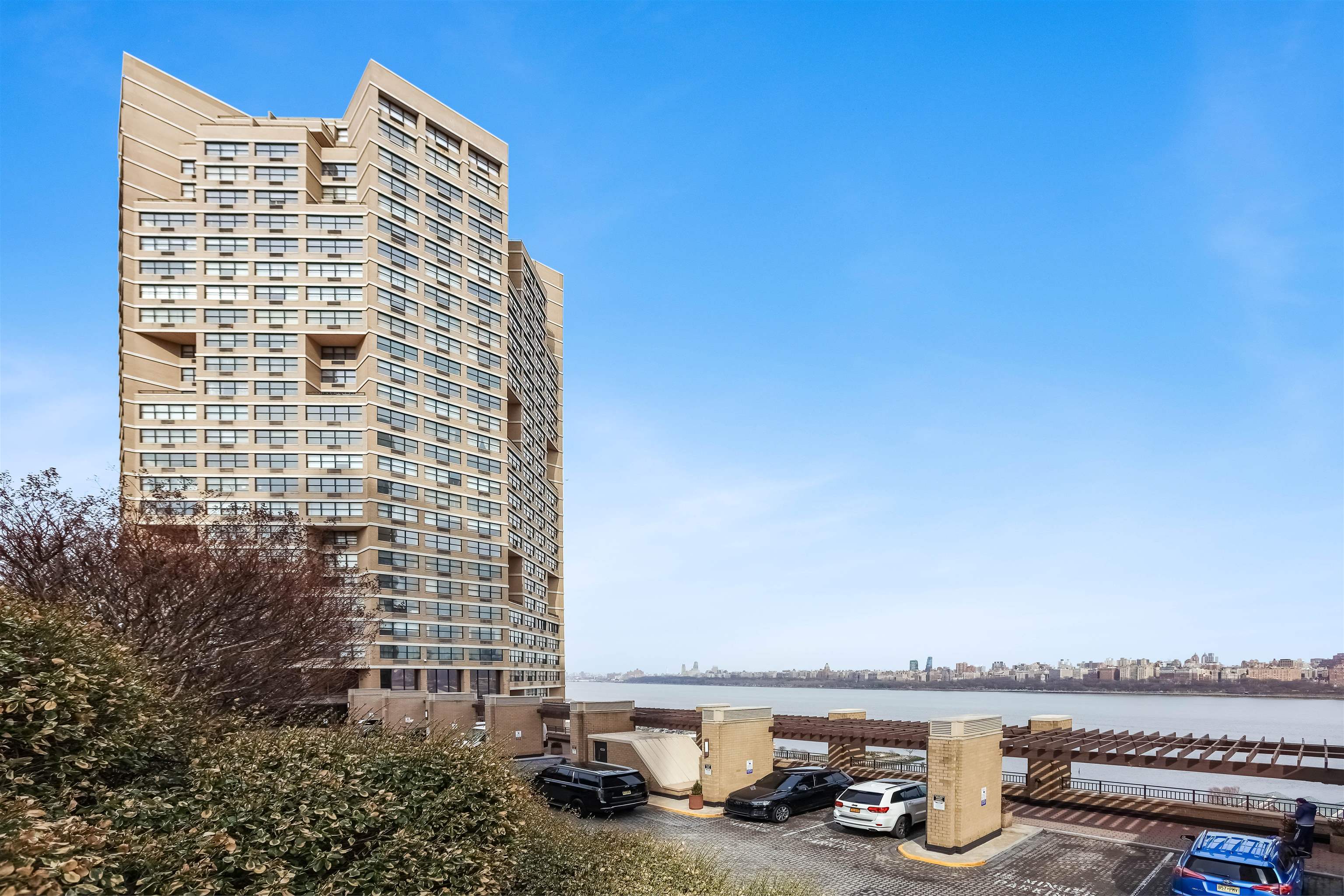 7004 Boulevard East Guttenberg NJ 07093