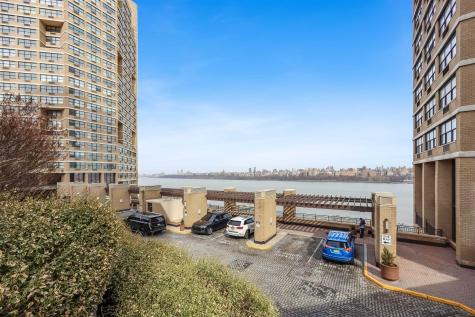 7004 Boulevard East Guttenberg NJ 07093