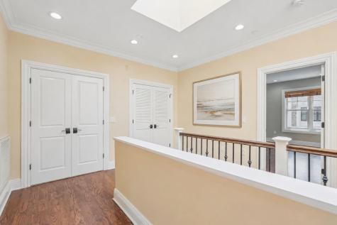 20 Marquis Court Edgewater NJ 07020