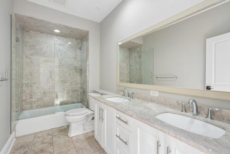 20 Marquis Court Edgewater NJ 07020
